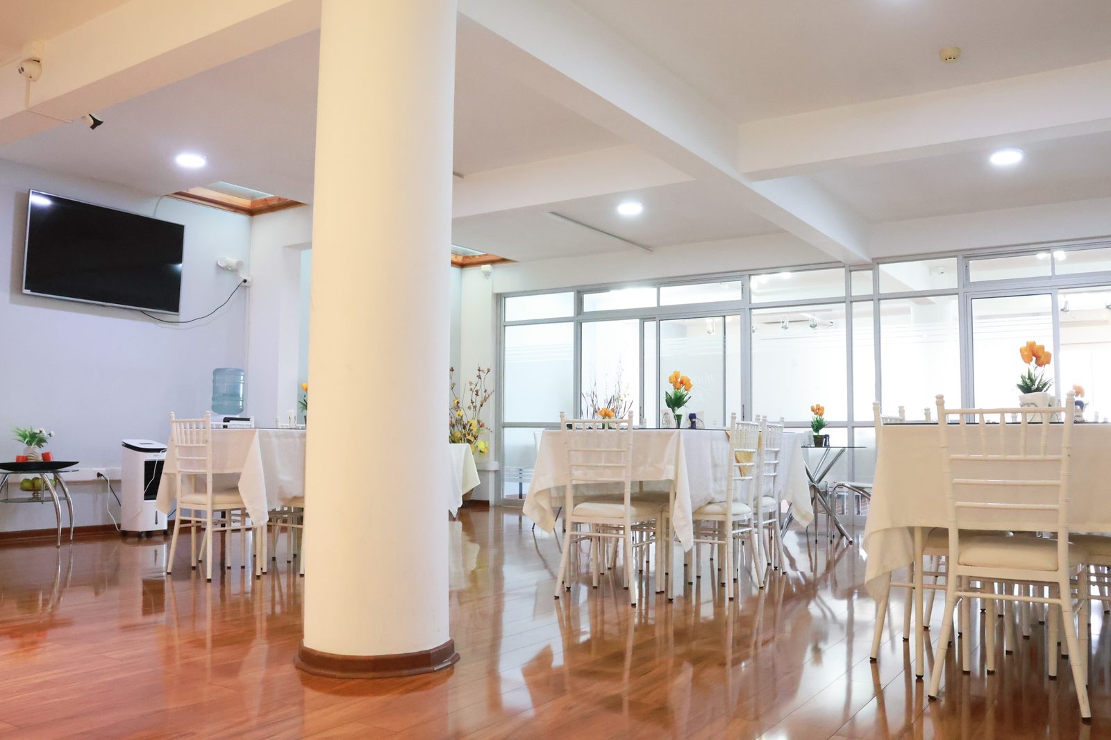 Comedor y desayuno buffet del Hotel Paola