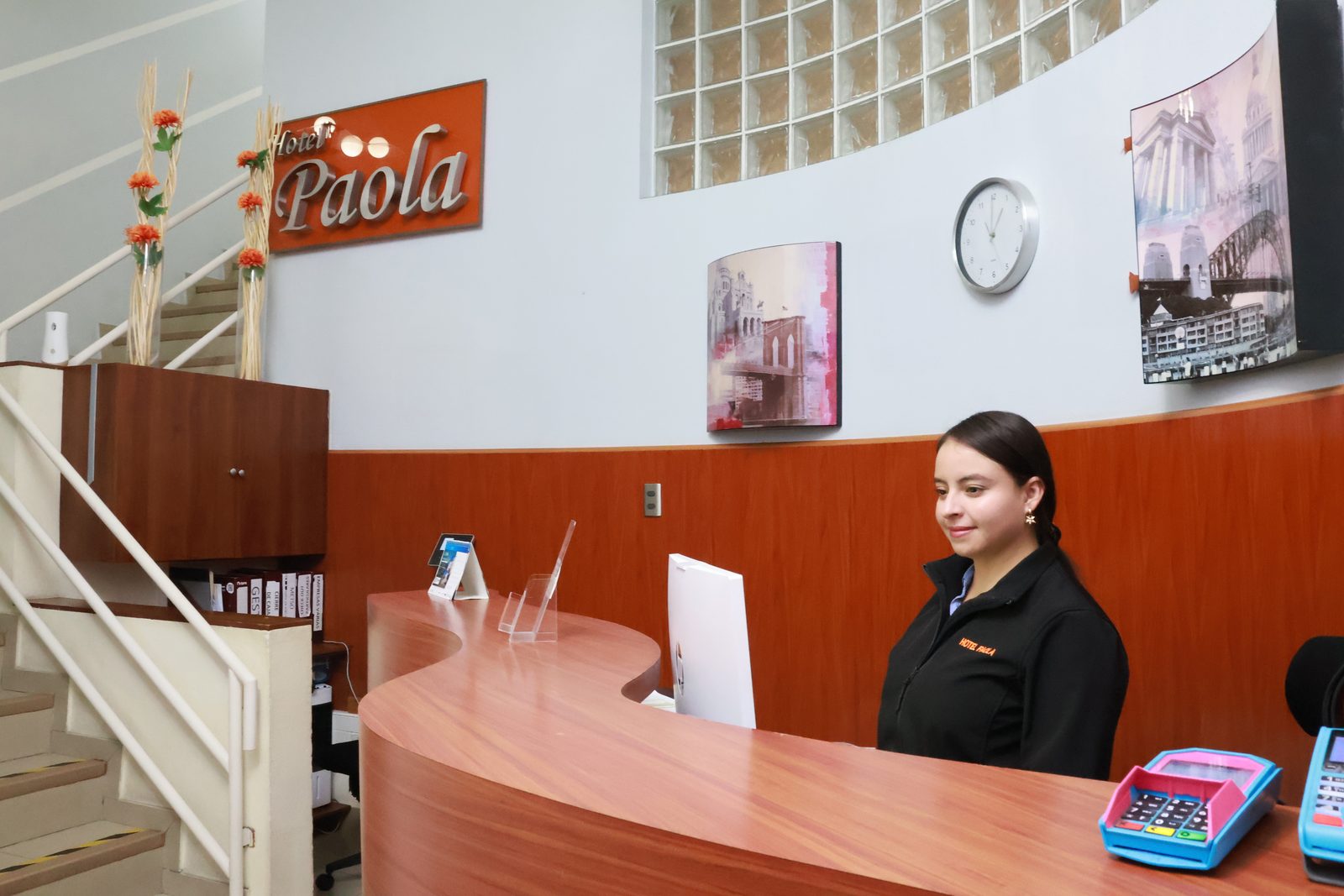 Recepción y atención al huésped